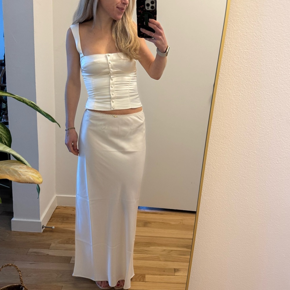 RUNAWAY THE LABEL PAMMI TOP - IVORY - Picture 5 of 5